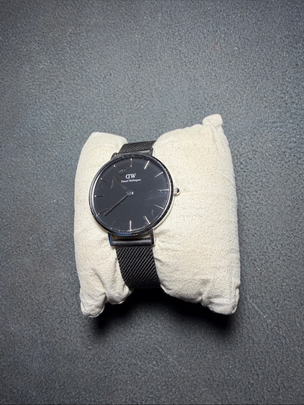 Daniel Wellington Black Minimalist Mesh Watch